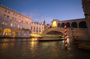 A couple of steps from Rialto